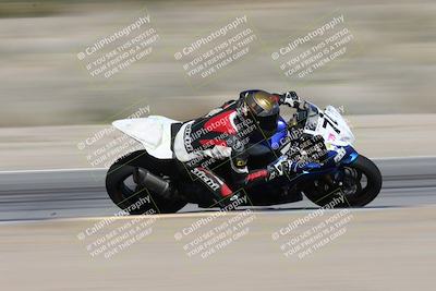 media/Jan-15-2026-Racers Edge (Thu) [[dfebeb70ab]]/3-B Group/Session 2 (Turn 15 Inside Pans)/